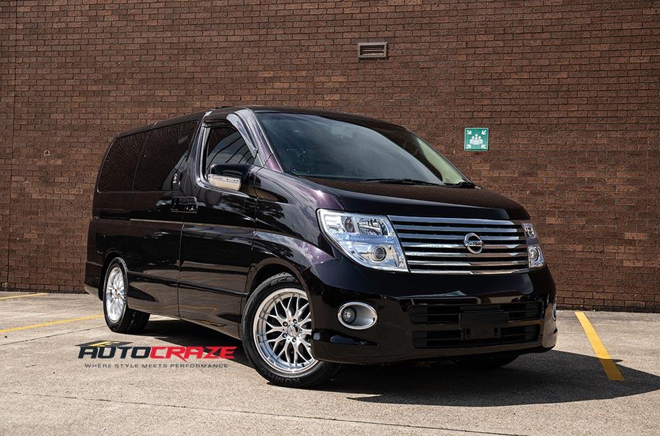 NISSAN ELGRAND CHEETAH HYPER SILVER POLISH LIP